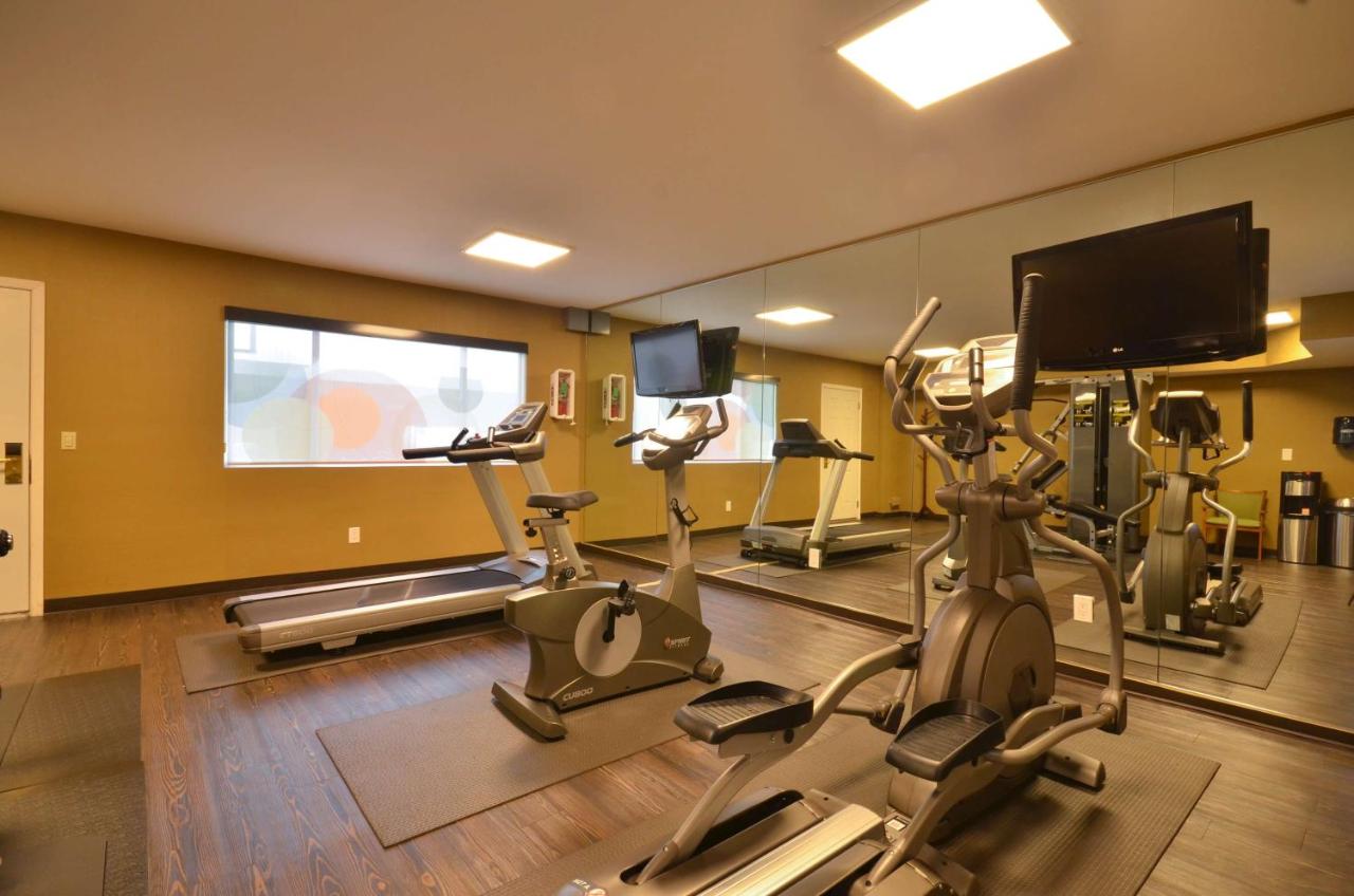 | Best Western The Inn & Suites Pacific Grove
