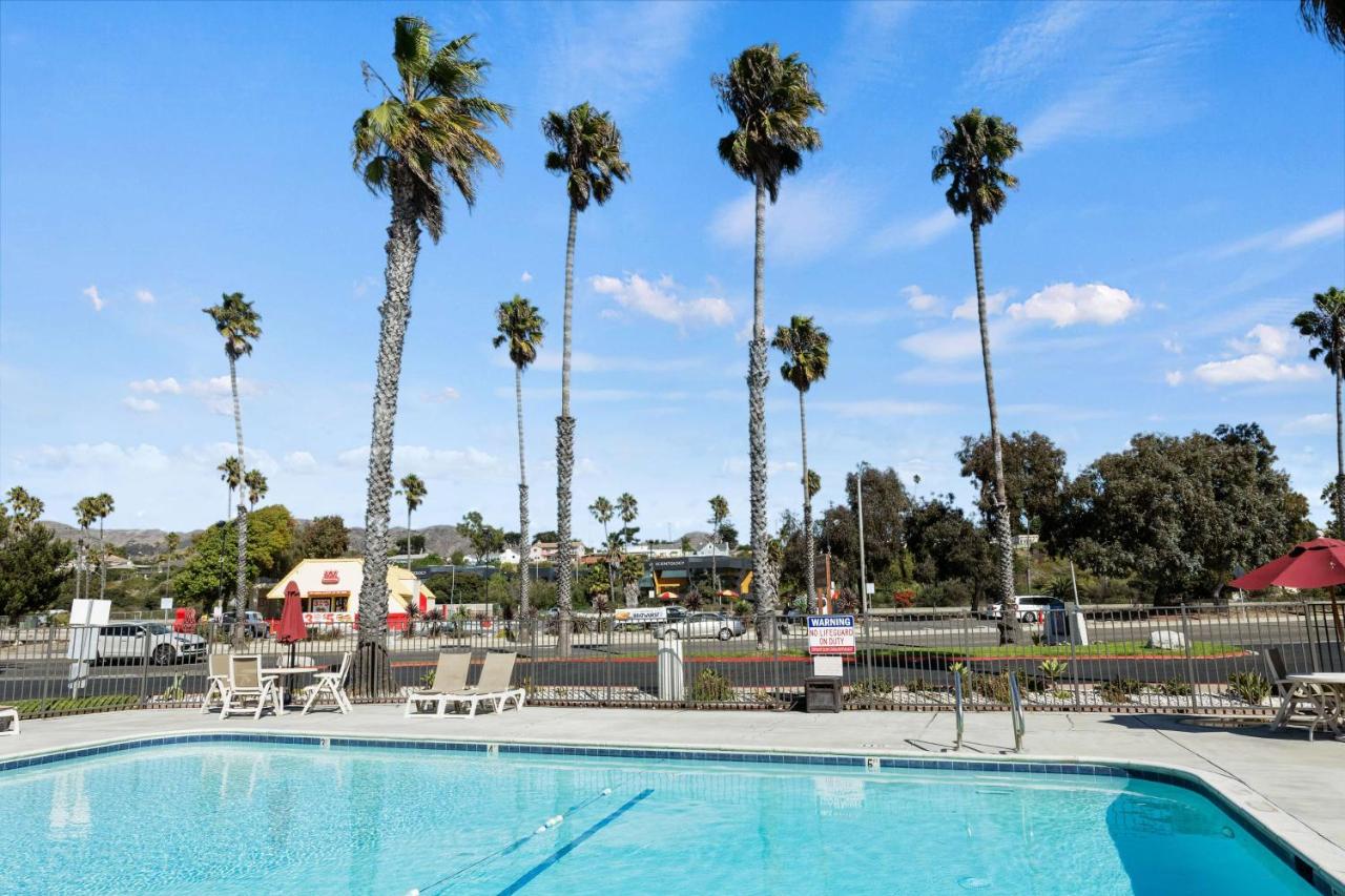 | Motel 6-Ventura, CA - Beach