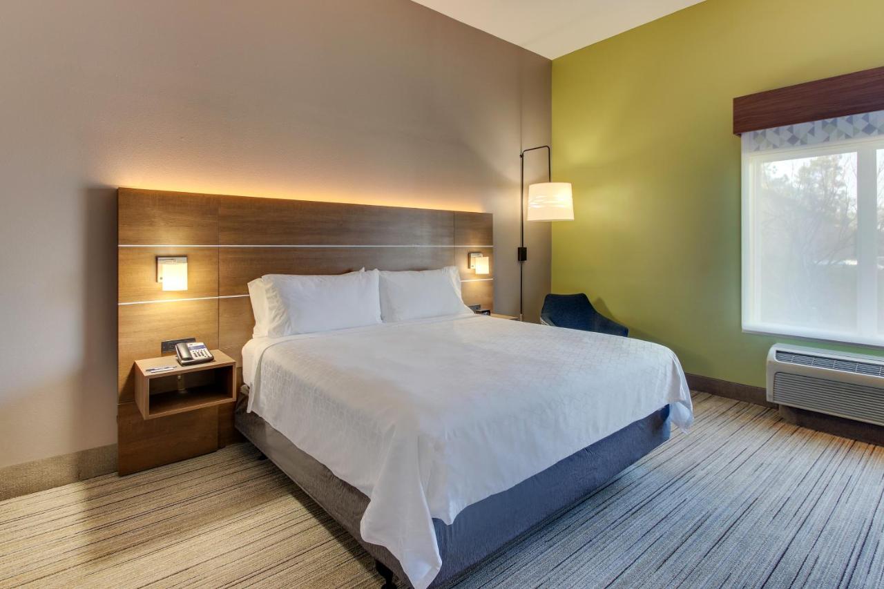 | Holiday Inn Express Hotel & Suites Columbus-Fort Benning, an IHG Hotel