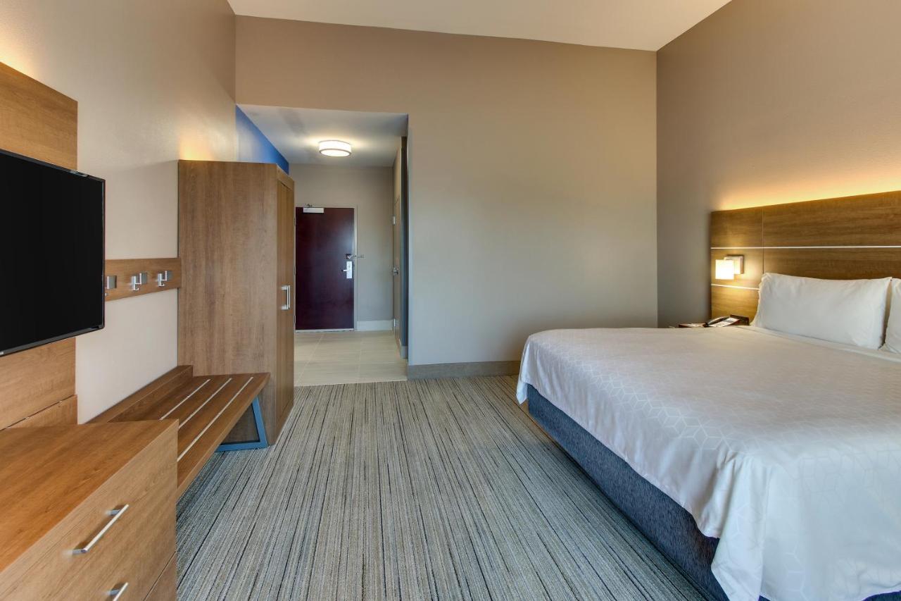 | Holiday Inn Express Hotel & Suites Columbus-Fort Benning, an IHG Hotel