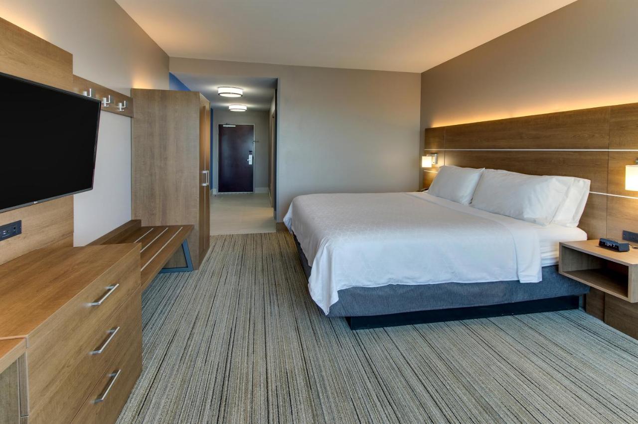 | Holiday Inn Express Hotel & Suites Columbus-Fort Benning, an IHG Hotel
