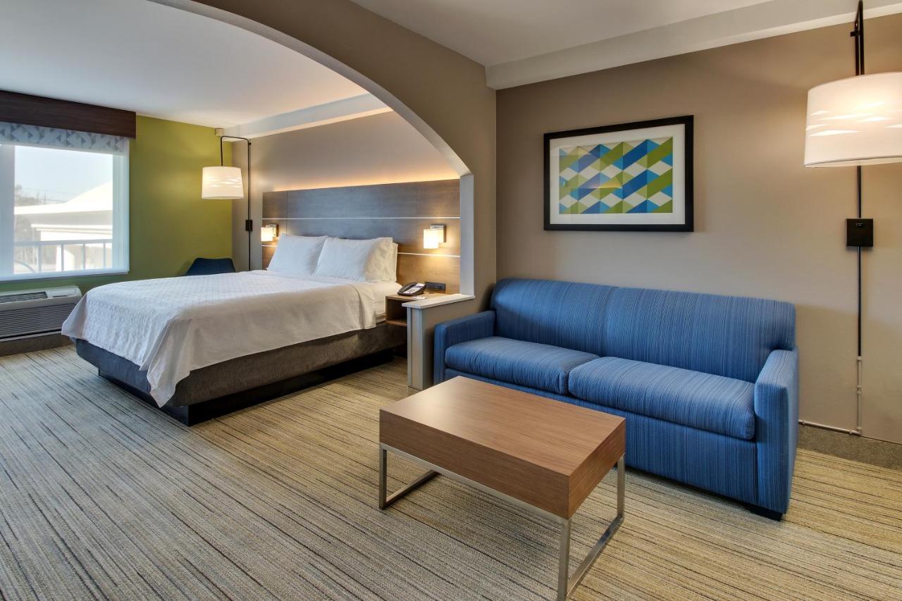 | Holiday Inn Express Hotel & Suites Columbus-Fort Benning, an IHG Hotel