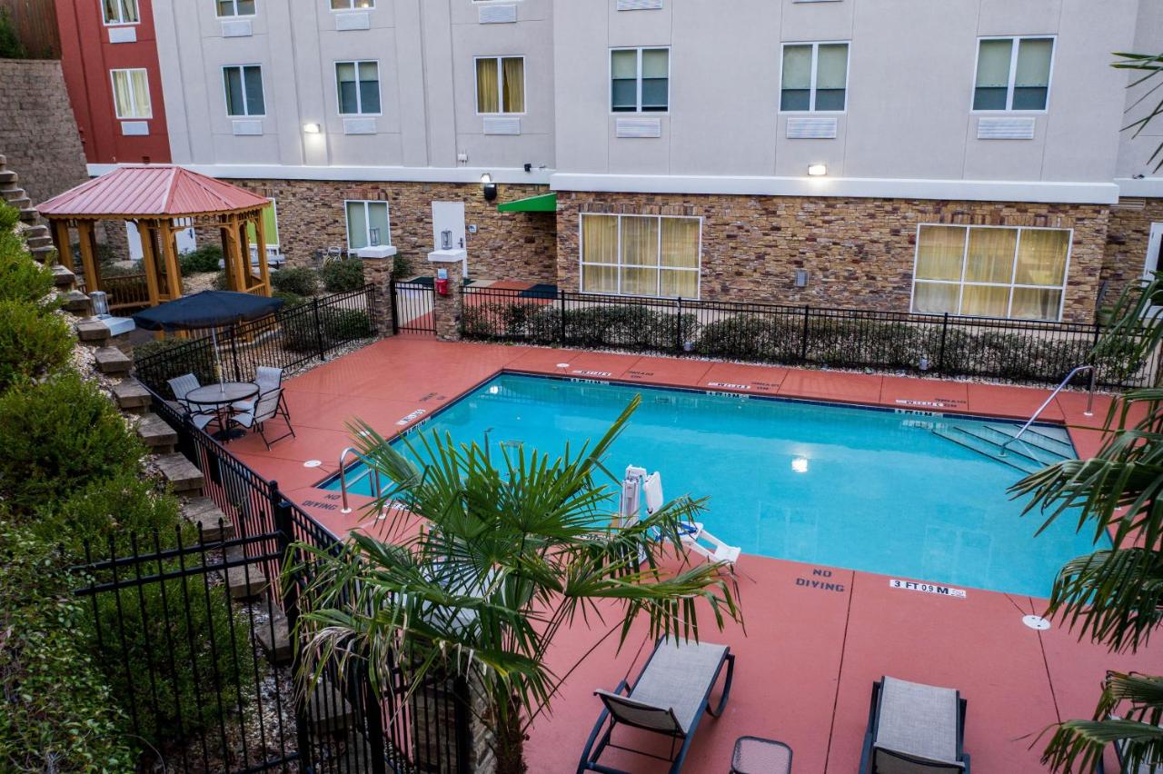 | Holiday Inn Express Hotel & Suites Columbus-Fort Benning, an IHG Hotel