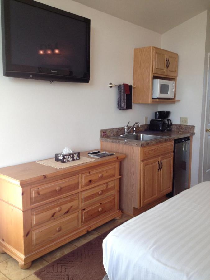| The Landmark Inn