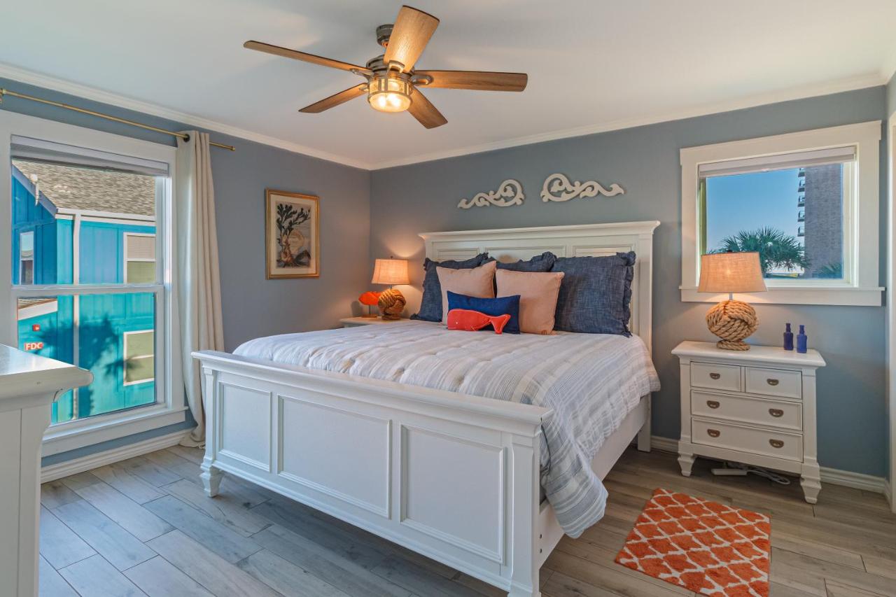Two-Bedroom Apartment at Executive Keys Condominiums on the Beach