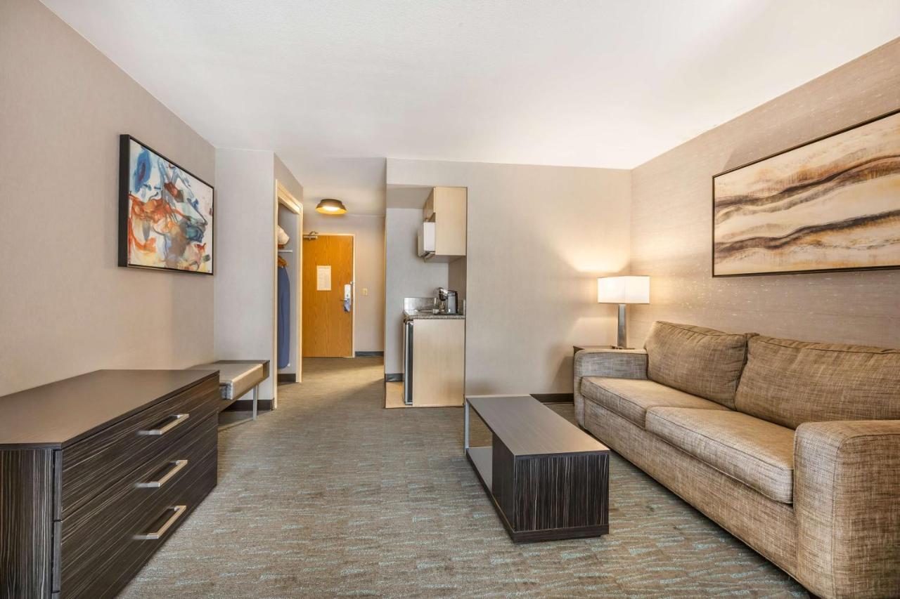  | Best Western Plus North Las Vegas Inn & Suites