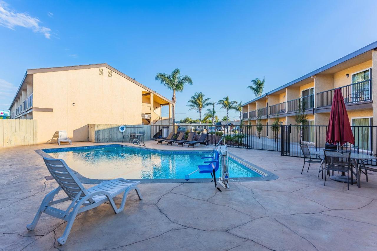 | Aloha Inn