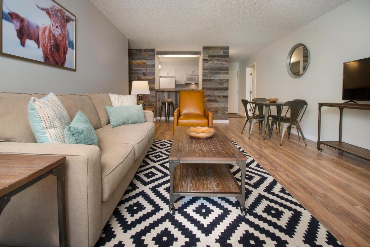 Two-Bedroom Apartment with Mountain View at Evergreen Lodge at Vail