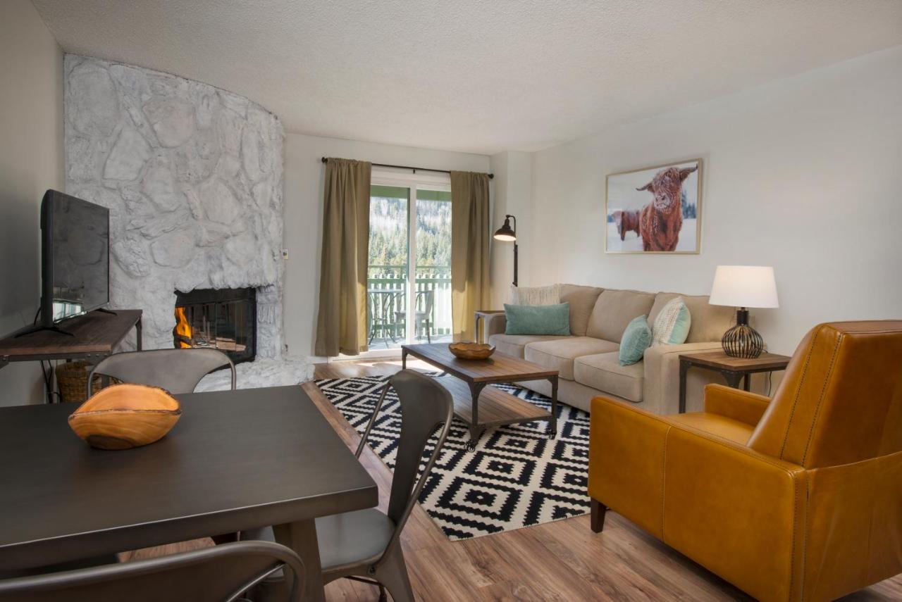 Two-Bedroom Apartment with Mountain View at Evergreen Lodge at Vail