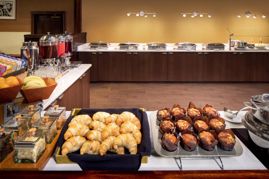 | DoubleTree by Hilton Cleveland South
