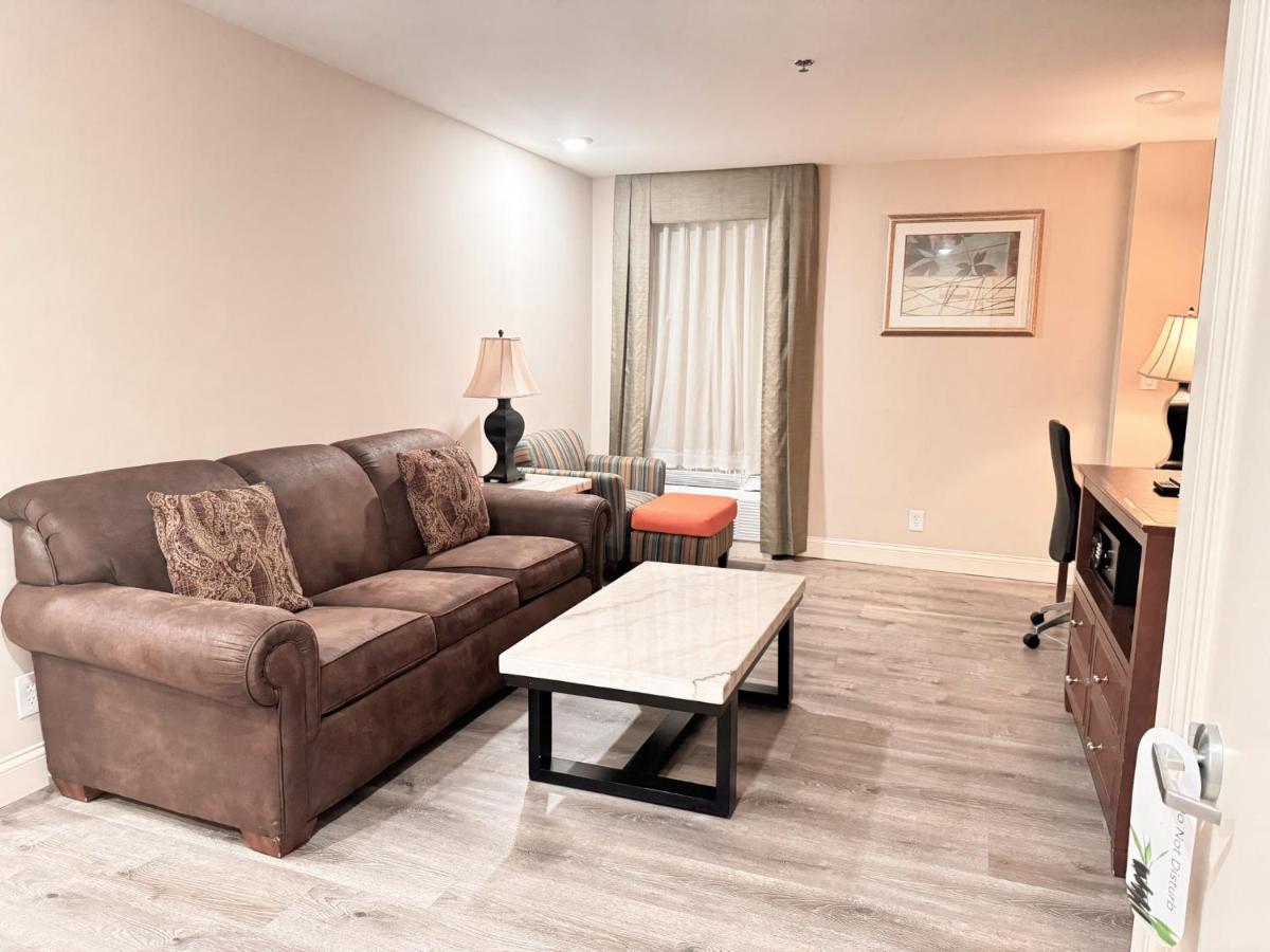 | Clayton Plaza Hotel & Extended Stay