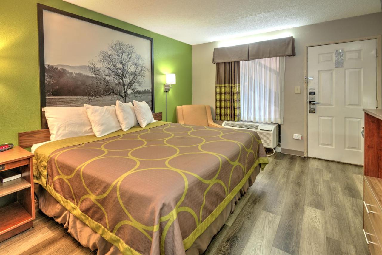  | Super 8 by Wyndham Knoxville West/Farragut