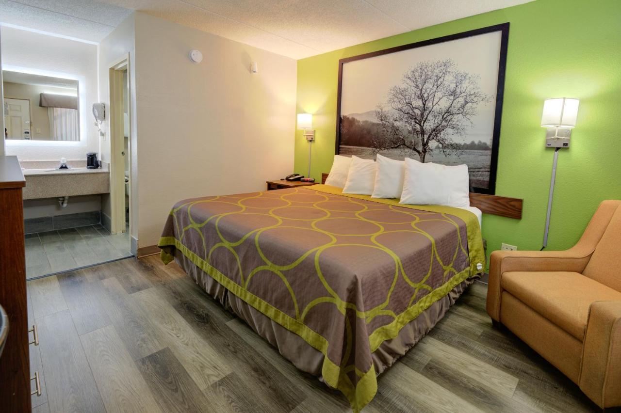  | Super 8 by Wyndham Knoxville West/Farragut