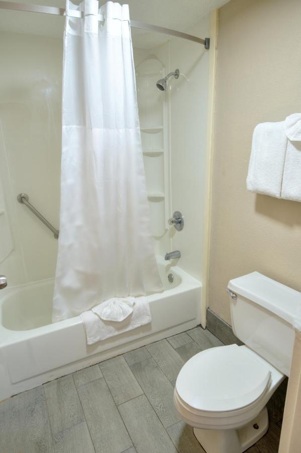  | Super 8 by Wyndham Knoxville West/Farragut