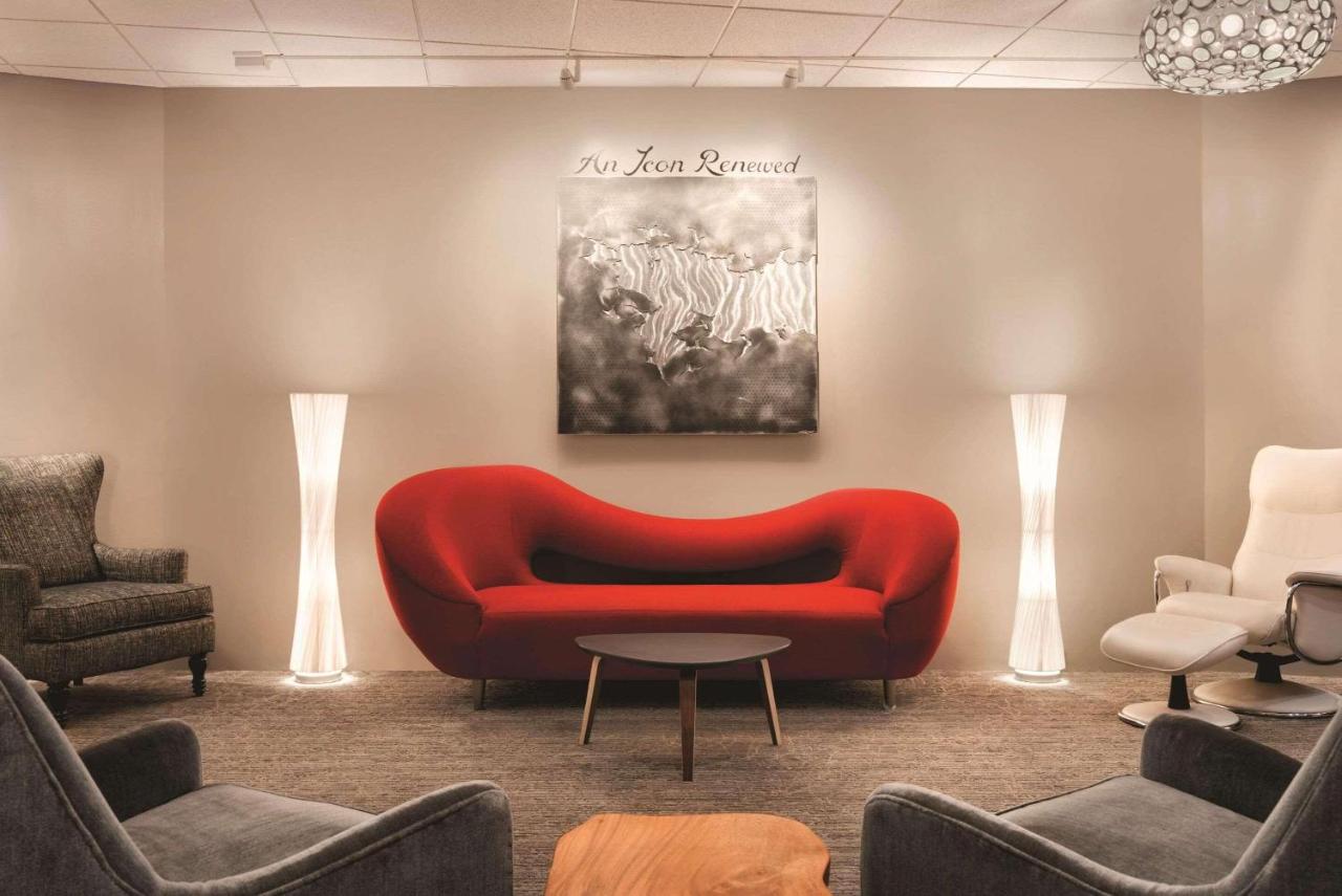 | Radisson Hotel Cincinnati Riverfront