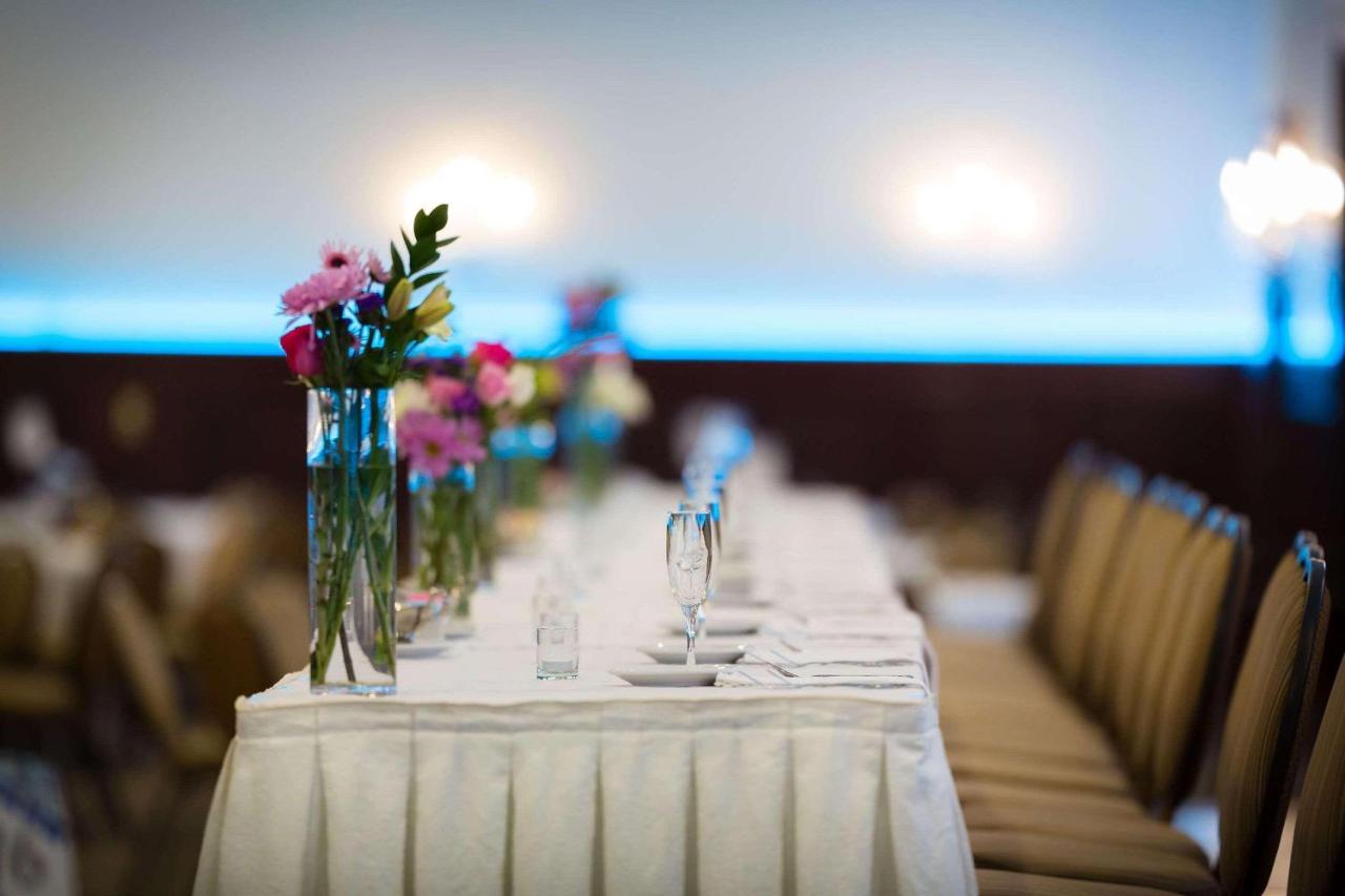 | Radisson Hotel Cincinnati Riverfront