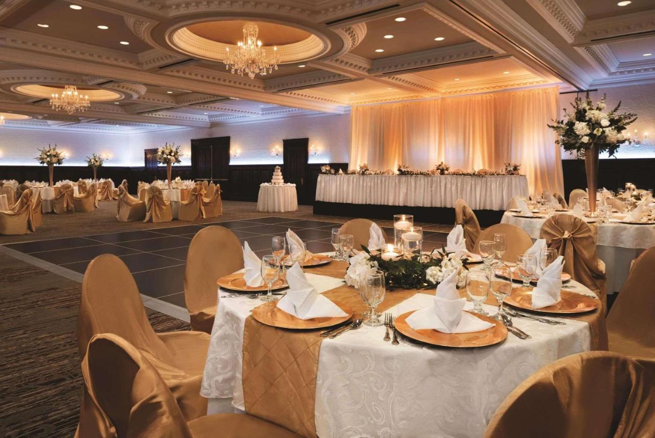 | Radisson Hotel Cincinnati Riverfront