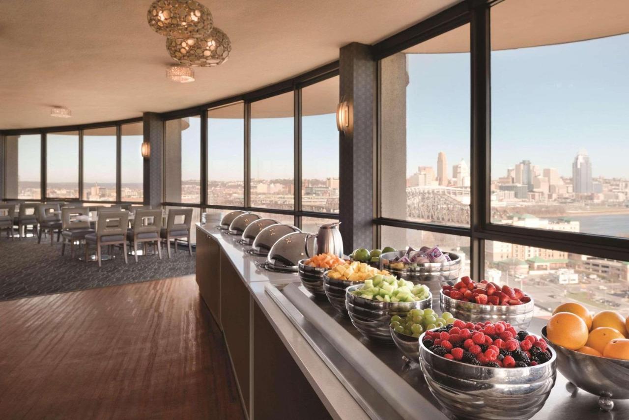 | Radisson Hotel Cincinnati Riverfront
