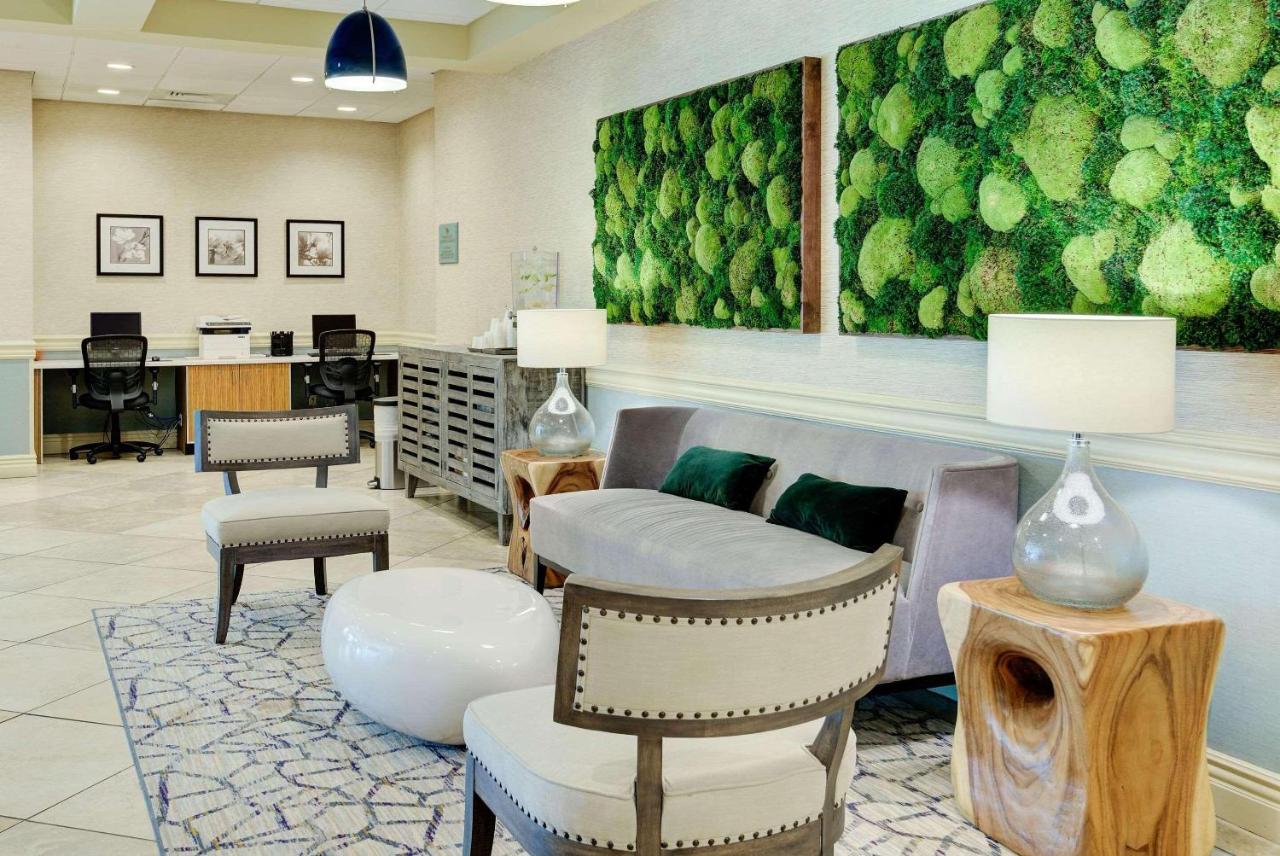 | Radisson Freehold