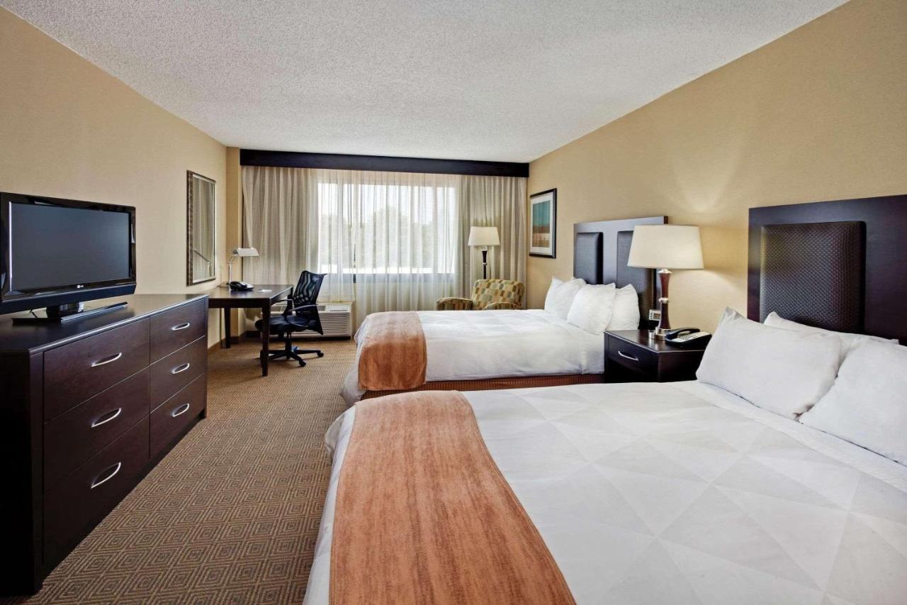  | Radisson Freehold