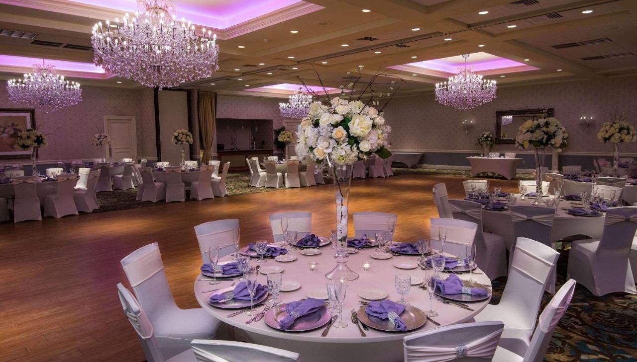 | Radisson Freehold