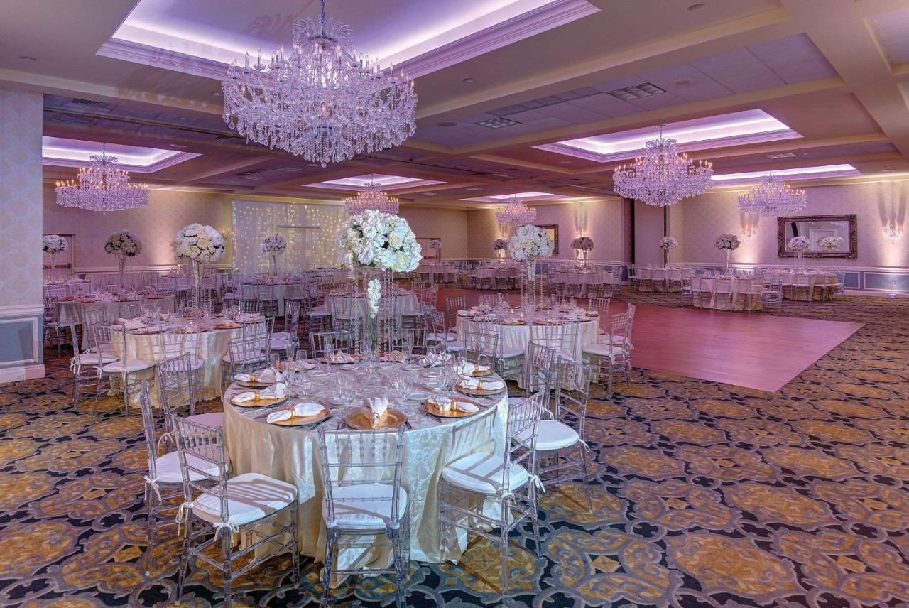 | Radisson Freehold