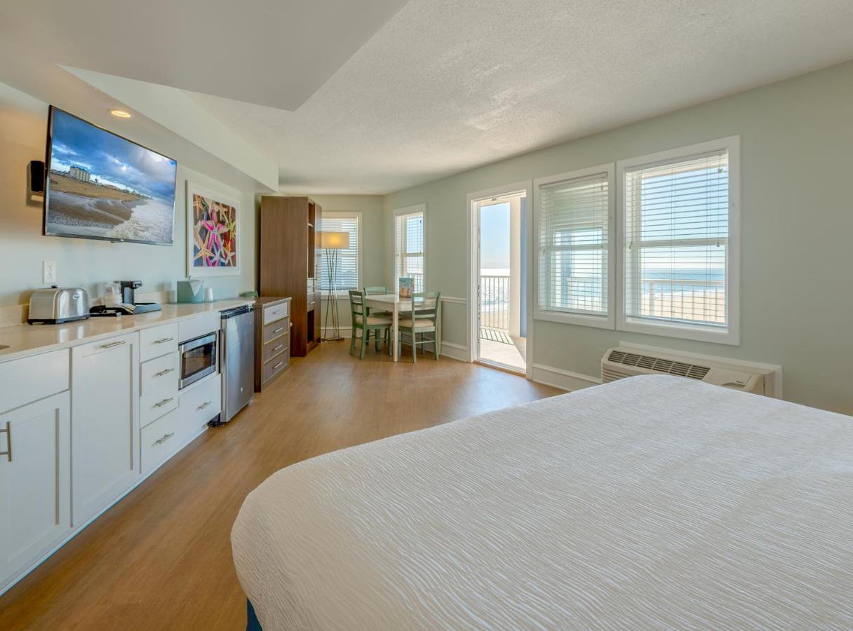  | Commander Hotel & Suites