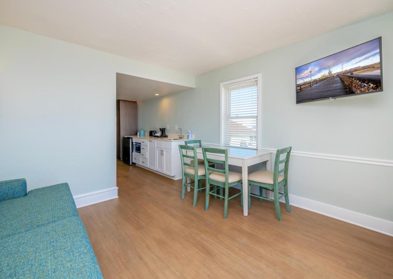  | Commander Hotel & Suites