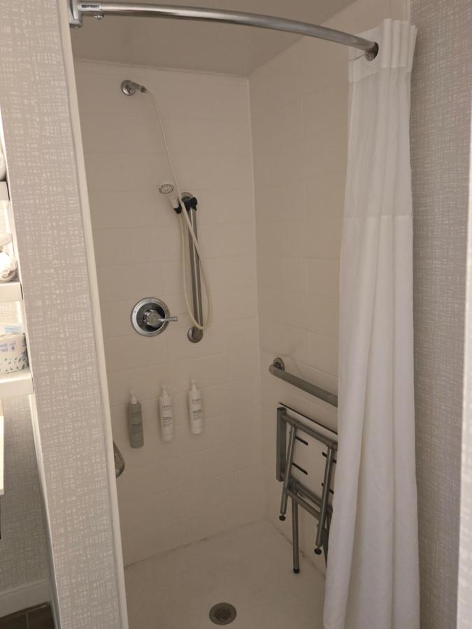 King  Room - Mobility/Hearing Accessible - Non-Smoking at Hampton Inn Commerce