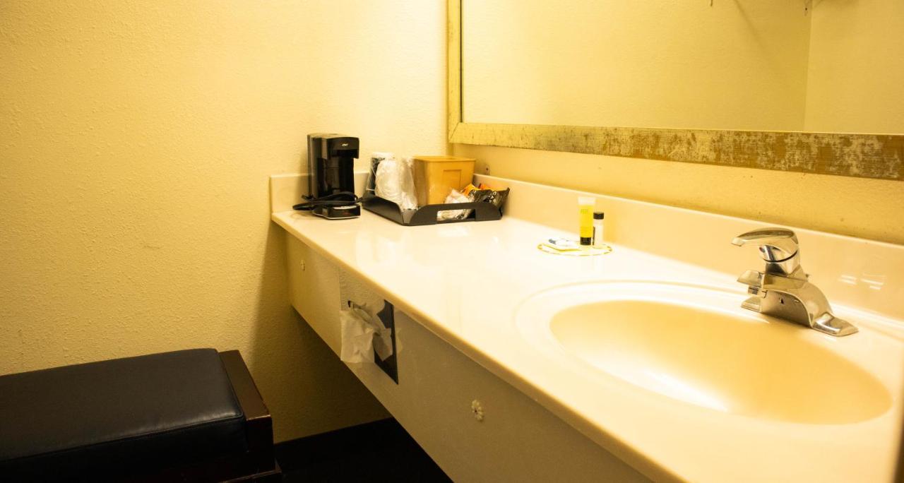 | Executive Inn Yanceyville