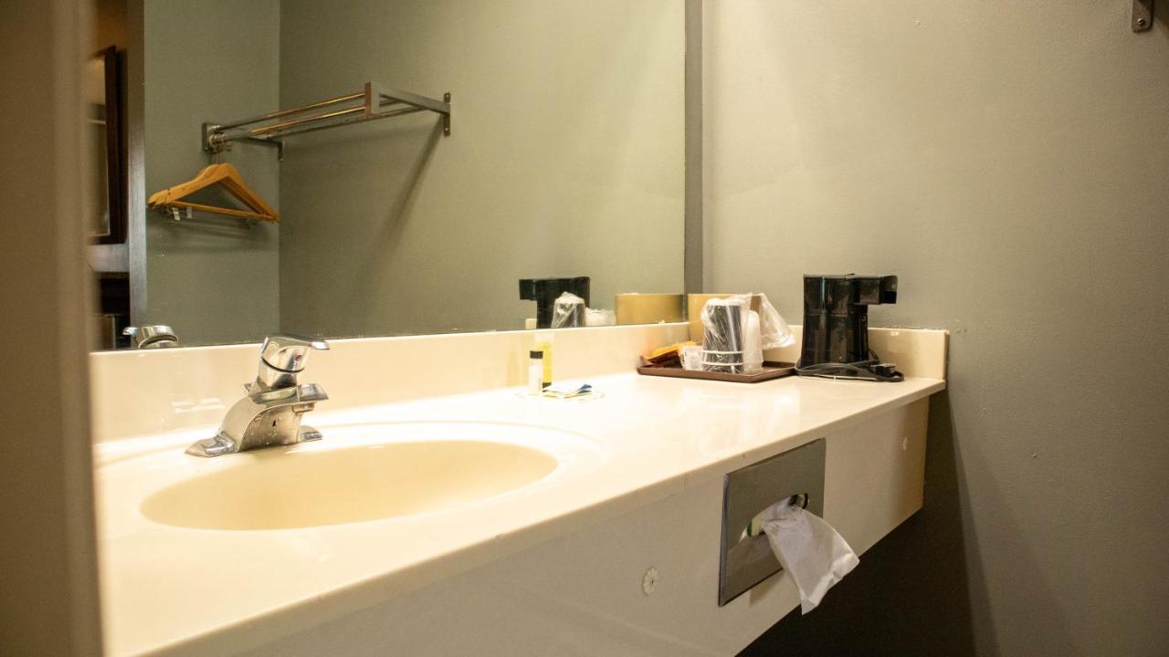 | Executive Inn Yanceyville