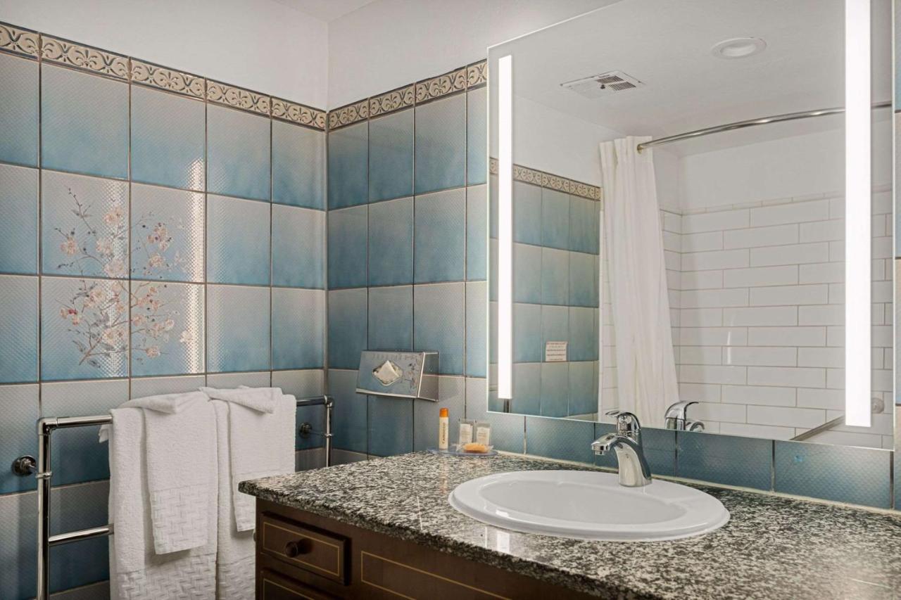 1 King Bed Accessible with Bathtub, Fireplace, and Balcony at Chateau Big Bear Boutique Hotel, BW Signature Collection