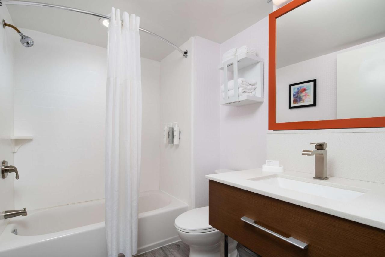 Double Room - Non-Smoking at Hampton Inn Norfolk/Virginia Beach