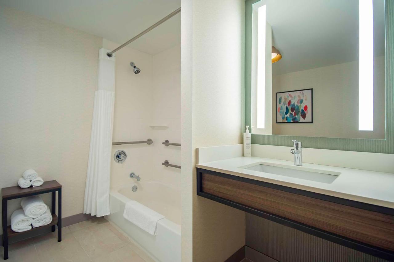 2 Double Bed Accesible Room at Hilton Garden Inn Danbury