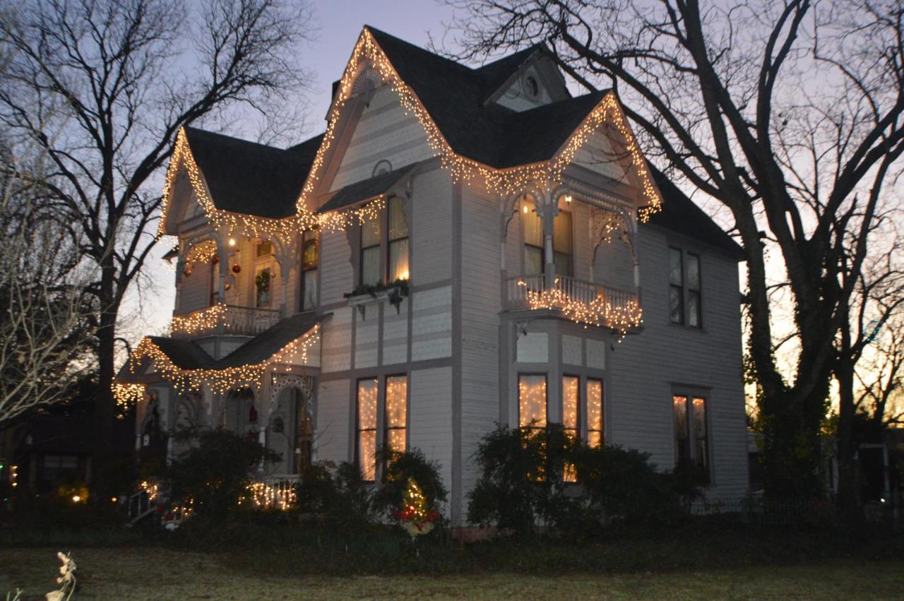  | Carleton House Bed and Breakfast