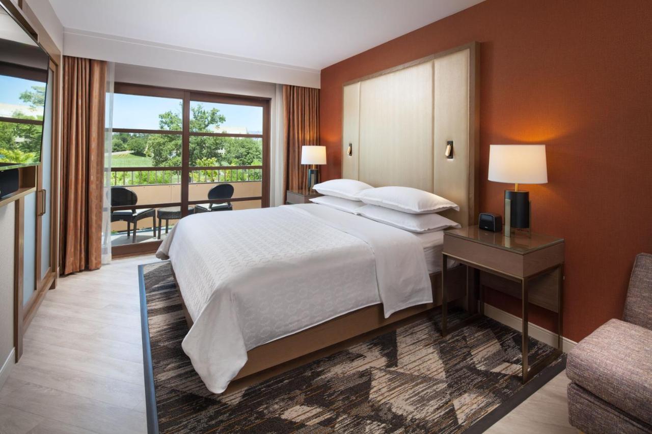  | Sheraton Redding Hotel at the Sundial Bridge
