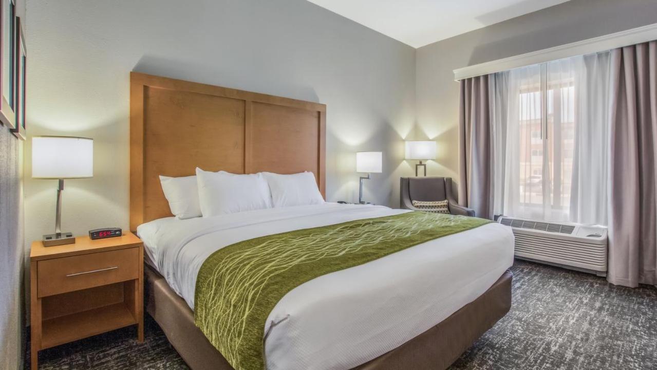 King Room - Accessible/Non-Smoking at Comfort Inn