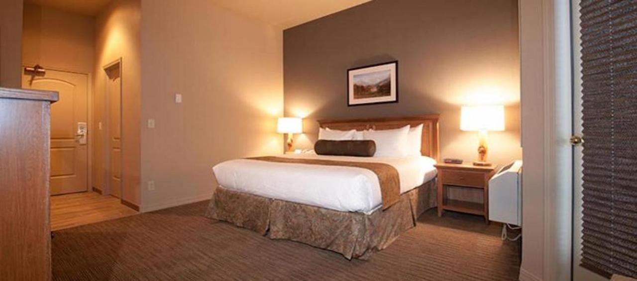 King Room at Meadow Lake Resort & Condos