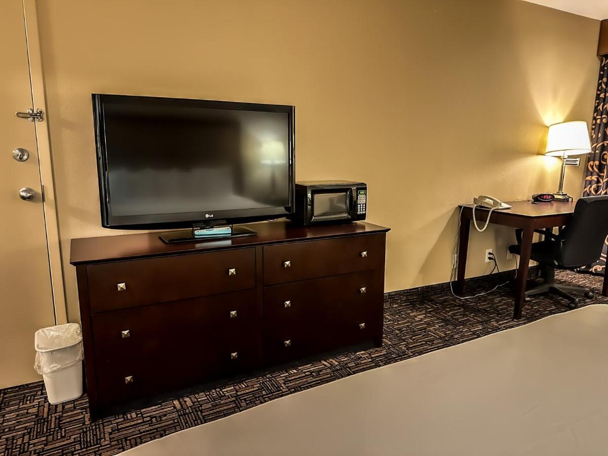 Superior King Room at Heritage Inn