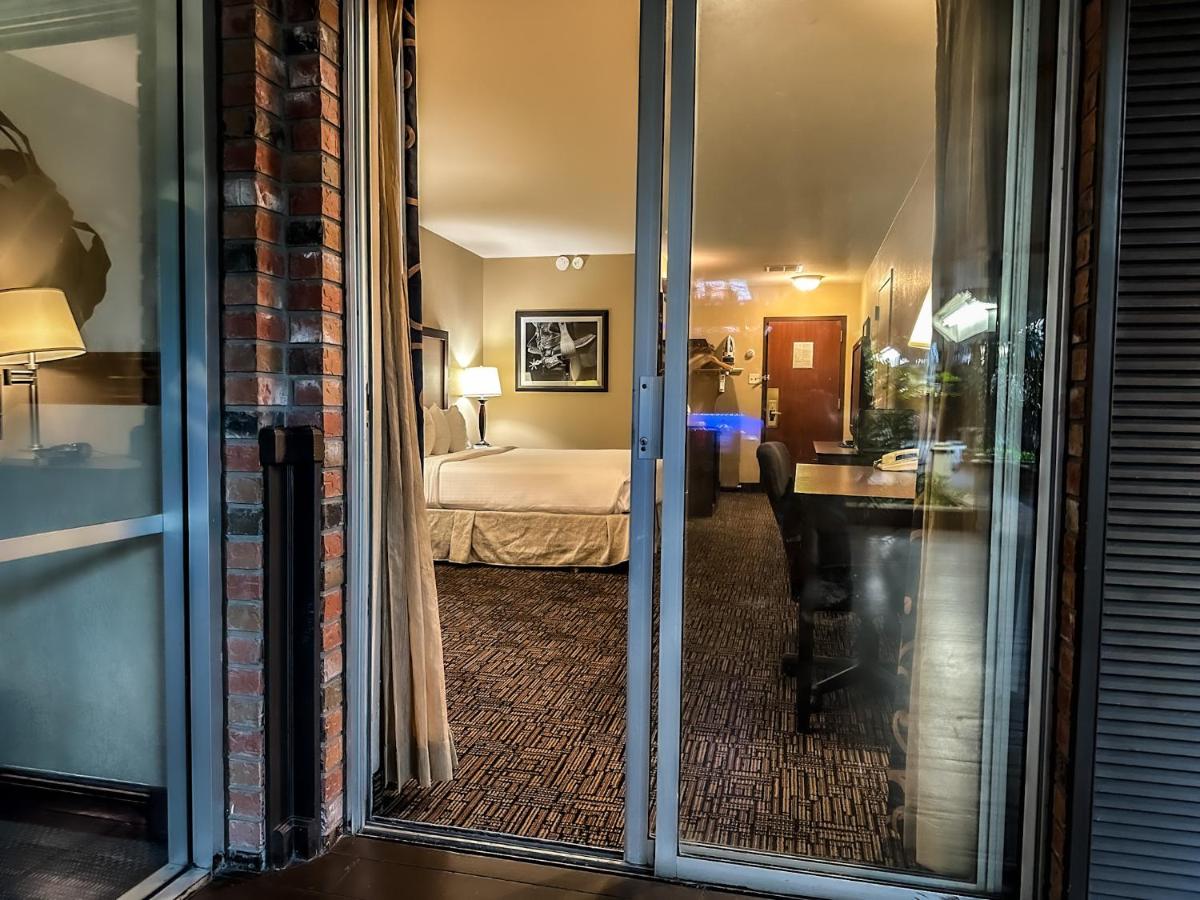 King Room with Pool View at Heritage Inn