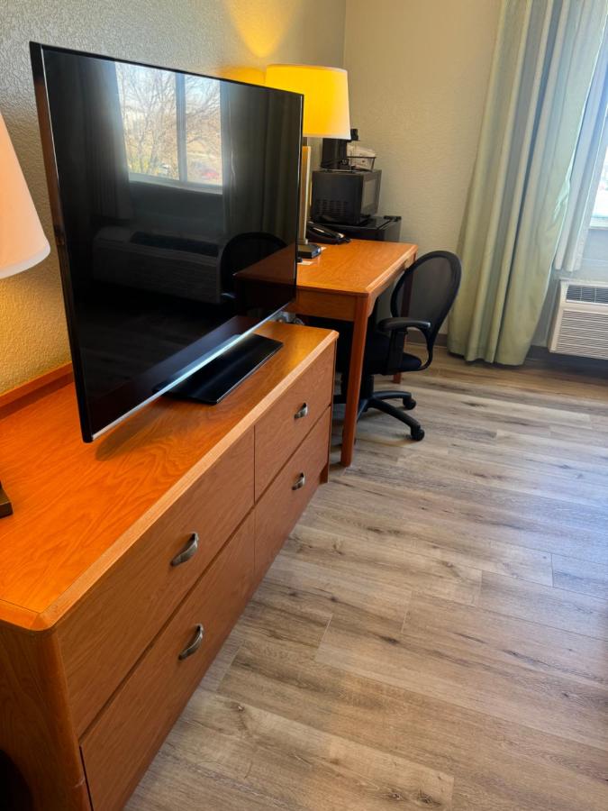 Queen Room - Non-Smoking at Wingate by Wyndham Sioux City