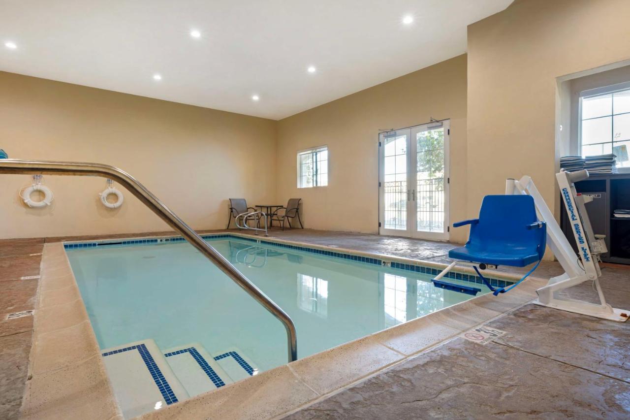  | Best Western Plus Temecula Wine Country Hotel &Suites