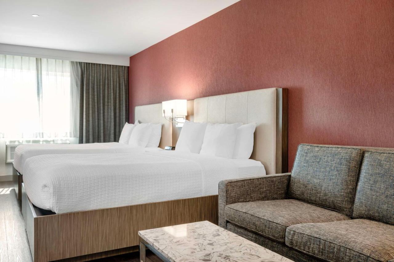 Queen Room with Two Queen Beds at Best Western Plus Temecula Wine Country Hotel &Suites
