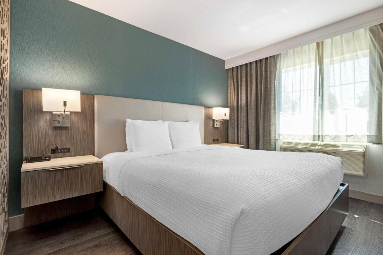King Suite - Non-Smoking at Best Western Plus Temecula Wine Country Hotel &Suites
