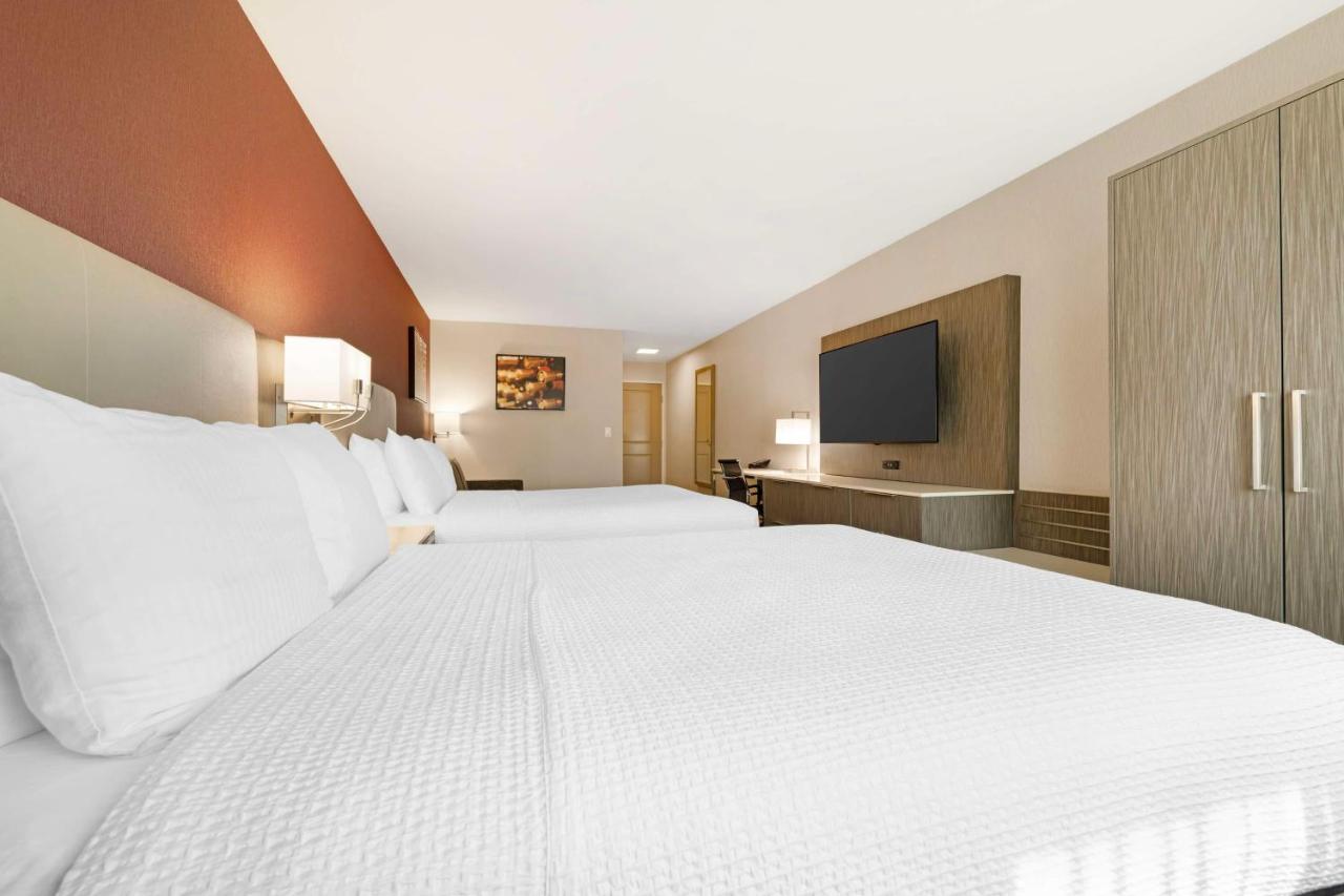 Queen Room with Two Queen Beds at Best Western Plus Temecula Wine Country Hotel &Suites
