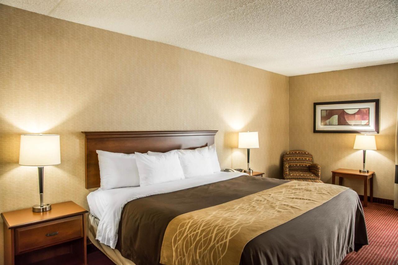King Room - Non-Smoking at Quality Inn Springboro West