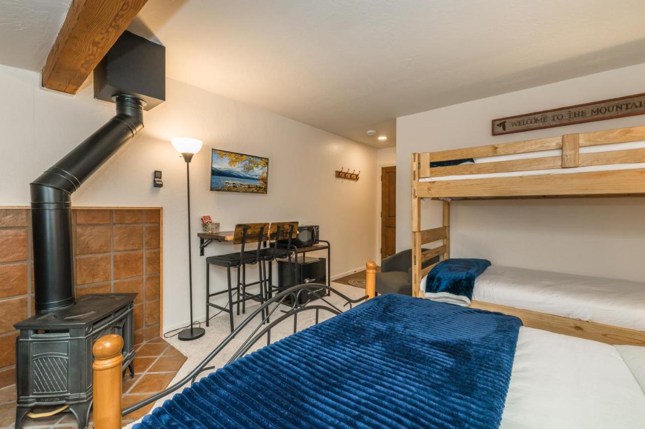 | Donner Lake Inn B&B