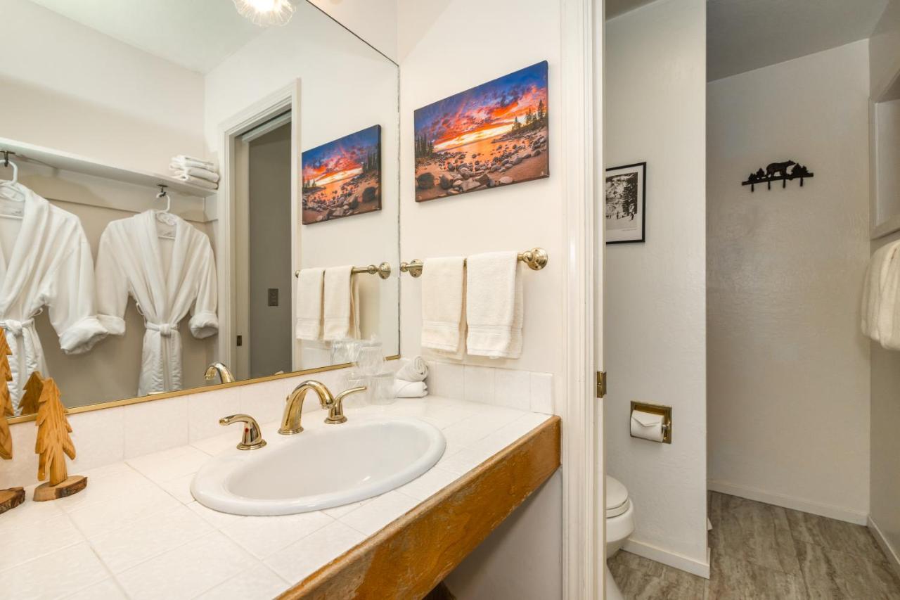 | Donner Lake Inn B&B
