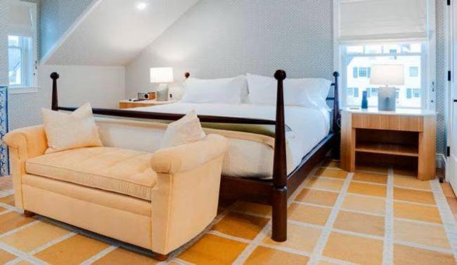 | Canoe Place Inn & Cottages