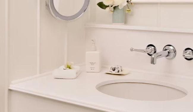 | Canoe Place Inn & Cottages